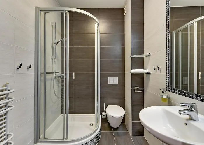 Abak Nocleg ze śniadaniem 3*