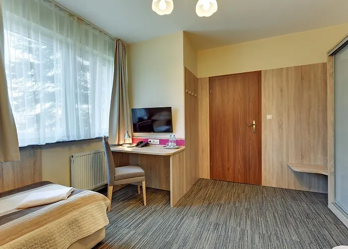 Abak Nocleg ze śniadaniem 3*